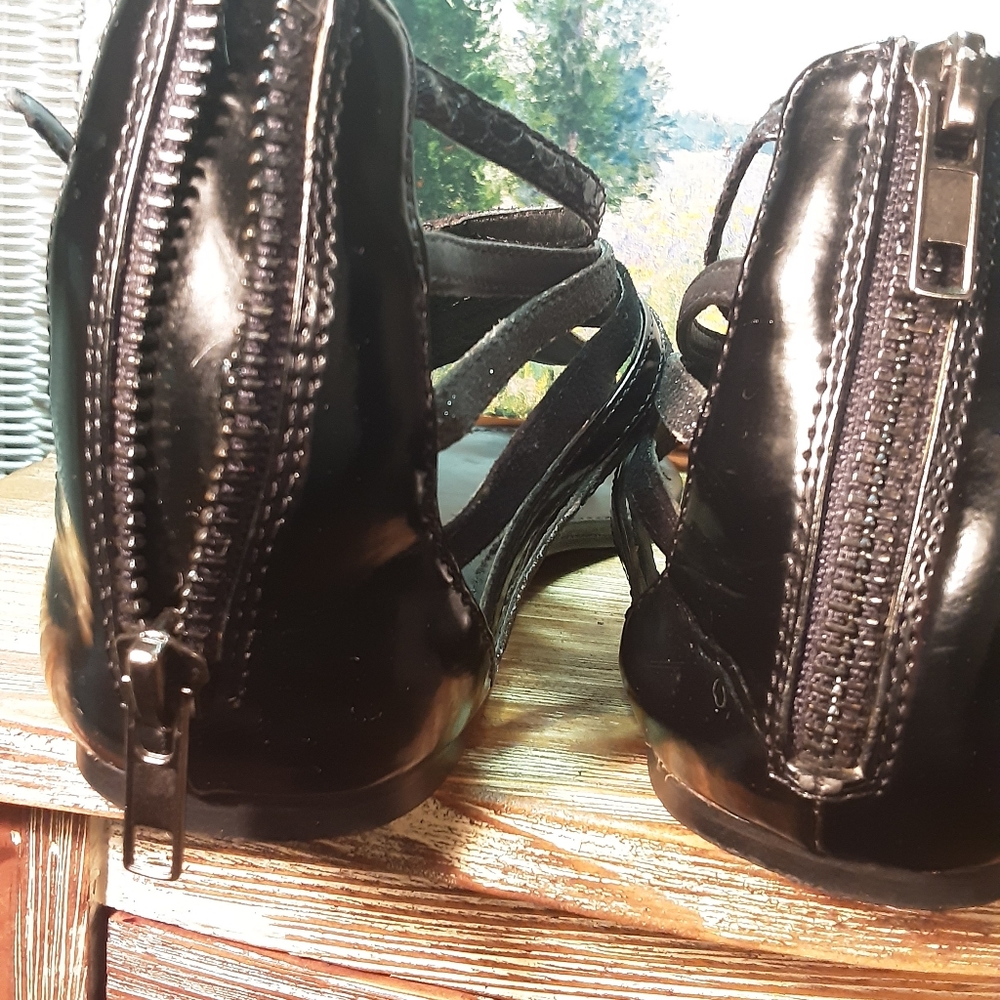STEVE MADDEN 7 STRAP BLACK SANDAL 8 - Picture 5 of 7